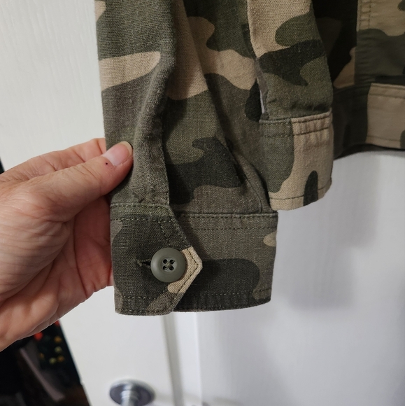 Lucky brand camo ladies jacket - Picture 4 of 6